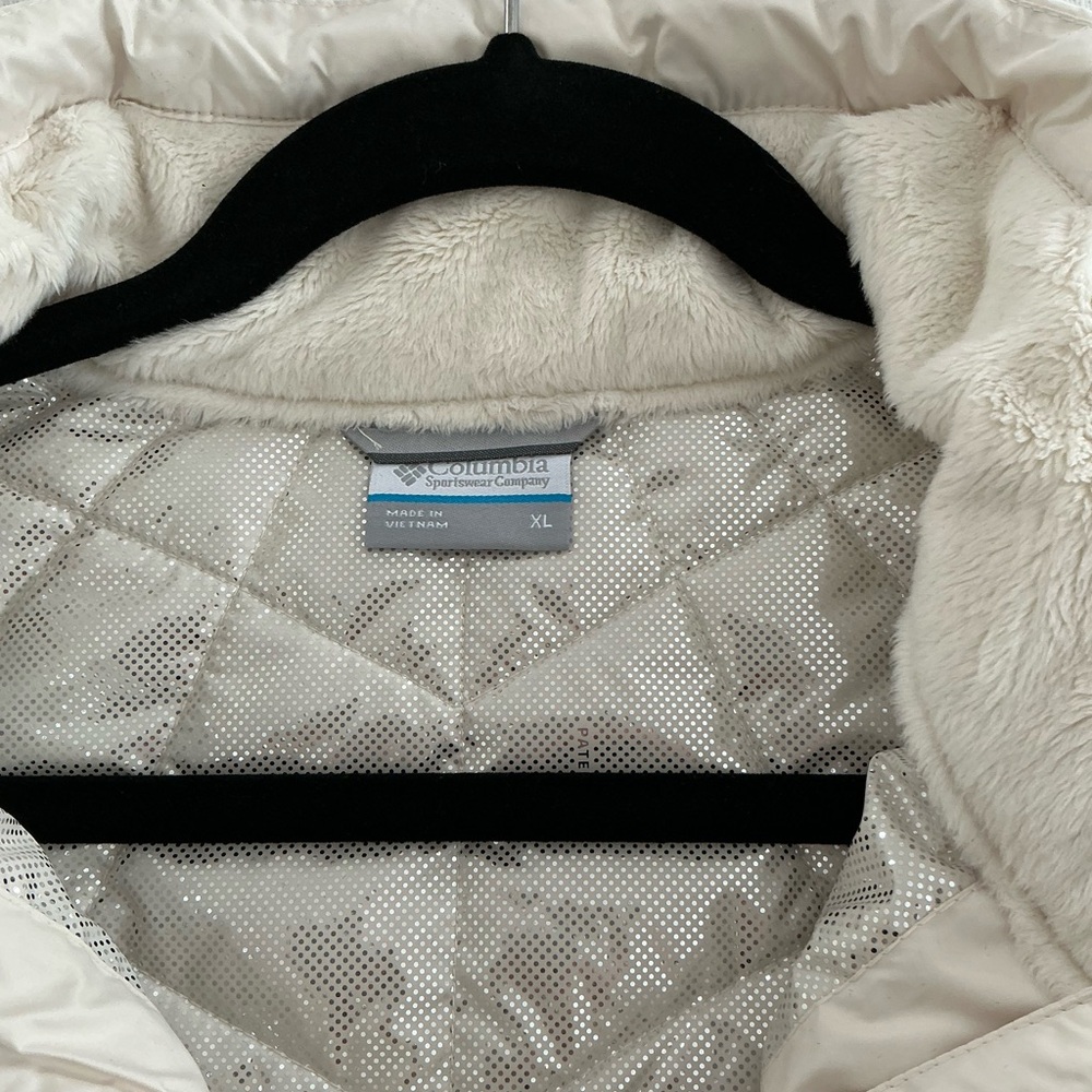 NWT Columbia Women's Heavenly Quilted Vest - Cream/Off-White, size XL. - Picture 4 of 10